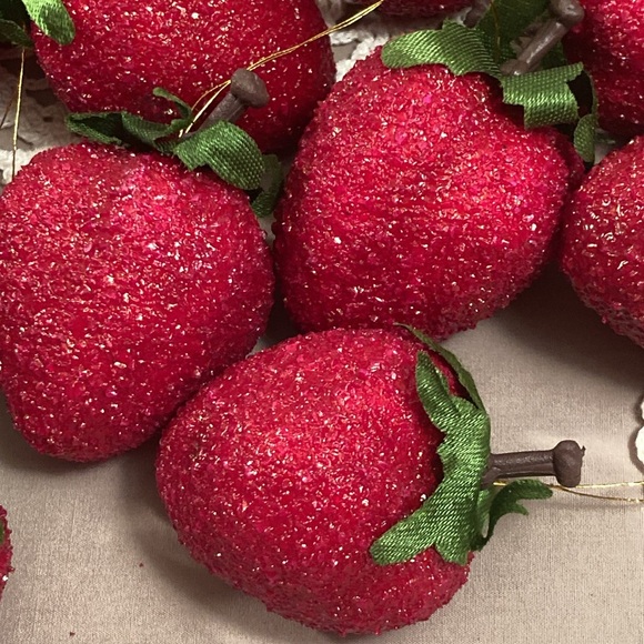 Set Of 19 Vintage Strawberry Ornaments - Picture 8 of 12